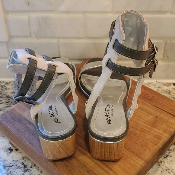 Women's Kenneth Cole Reaction Silver Sandals - Picture 3 of 8